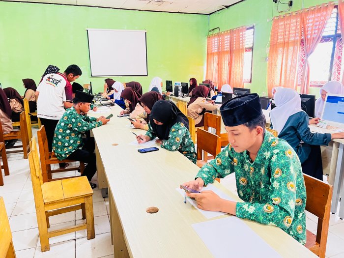 Semangat Berprestasi, 9 Siswa MTsN 8 Bungo Ikuti OSN Tingkat Kabupaten di SMAN 3 Bungo