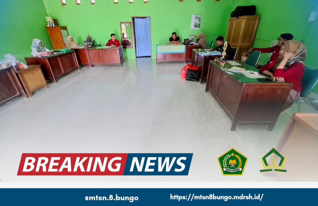 Guru MTsN 8 Bungo Gelar Rapat Kerja Bahas Evaluasi dan Agenda Akademik