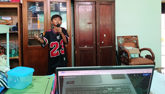 Semangat Berprestasi! Pitri Apriyani dan Febian Hidayat Siap Harumkan Nama MTsN 8 Bungo di Lomba Vocal Solo SMAN 3 Bungo